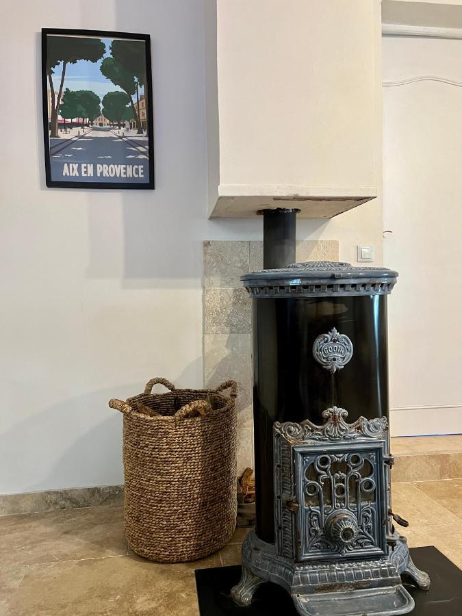 Maison Provencale Au Calme De La Campagne Avec Jacuzzi Aix-en-Provence Eksteriør bilde