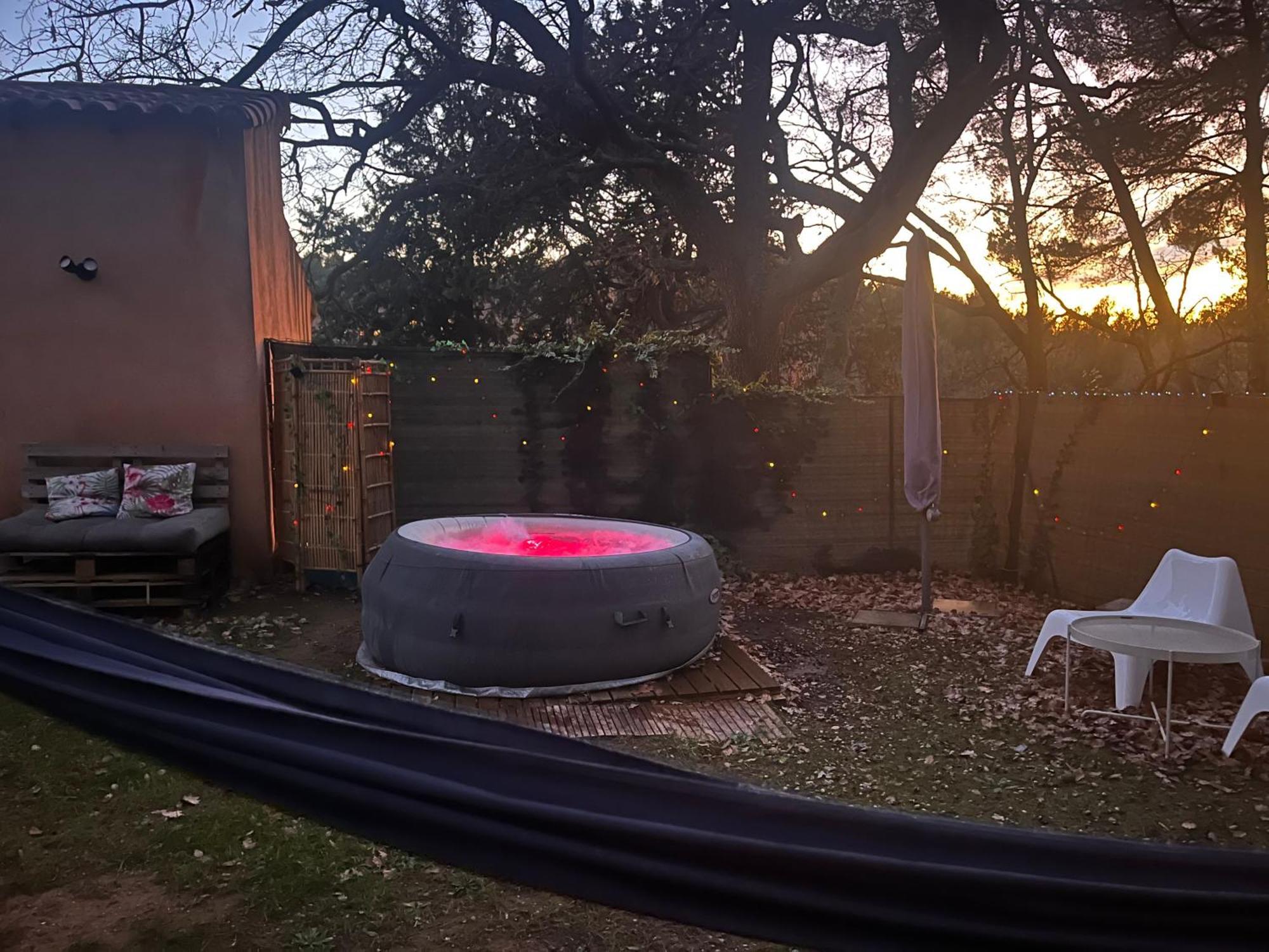 Maison Provencale Au Calme De La Campagne Avec Jacuzzi Aix-en-Provence Eksteriør bilde
